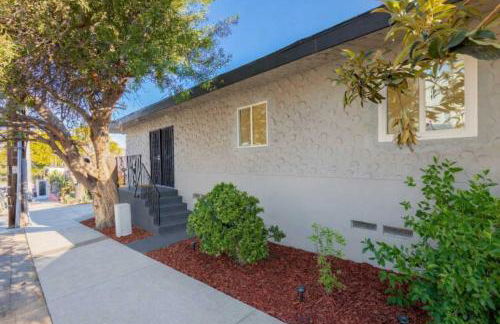 Movie Night 4BR Home with Projector Games & BBQ - Foto 57