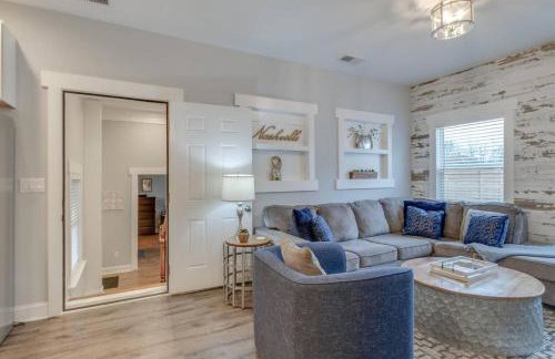 Music City Charmer Tons of Beds Thirty Day Minimum - Foto 22