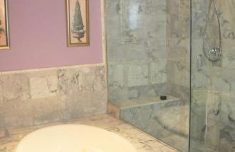 4 Bedroom Home in Best Location Parking Fireplace Back Yard Pets Welcome - Foto 5