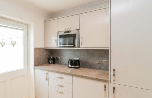 14 Lyme Mews - Photo 10