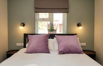 Spacious 4 Bed House Sleeps 6 Parking Garden in Loughborough - Foto 11