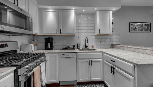 Modern Trendy Downtown - Foto 4, stove, dishwasher, pet friendly, toaster, minibar