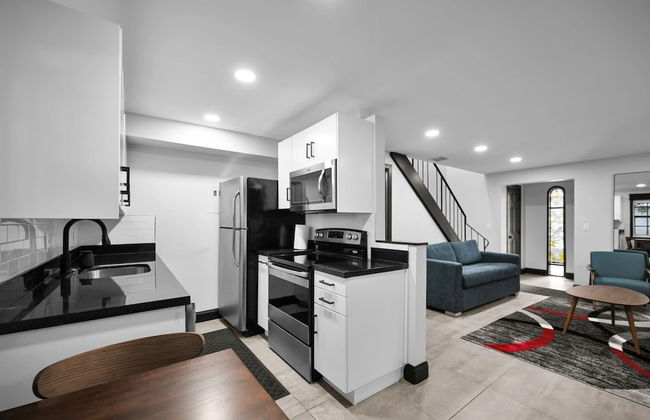 Escape to This Gorgeous new Wilton Manors Villa - Photo 27