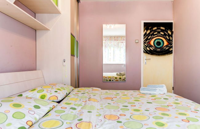 Cool Cozy Apartment - Photo 3