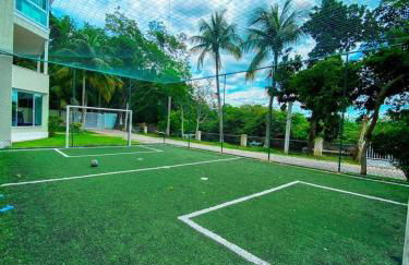 Apartamento com piscina a poucos passos da praia - Foto 24