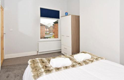 Somerville House by YourStays - 4 Bedroom House in Crewe - Photo 30