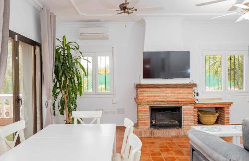 Villa Blanca Málaga - Private Villa - Heated Pool - Photo 14