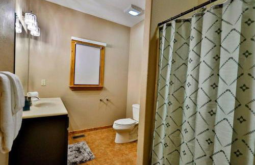 Luxury Cabin with Heated Pool, Hot-Tub & Deluxe Outdoors - Photo 32