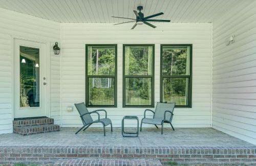 Secluded 18-Acre Retreat in Staley with Game Room - Foto 22