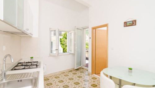Apartments & Rooms Bari i -Comfort One Bedroom Apartment with Balcony and Garden View Apt Preko-5 - Foto 2