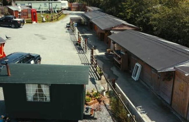 Ruby Shepherds hut Sleeps 4 - Photo 28