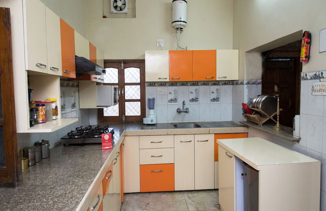 OYO 12830 Home Charming 3BHK Villa Airport Road - Foto 17