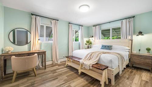 Coastal Harbor, King Bed, Pickleball Gear, Golf set, BBQ- 1 dollar rides to Beach, by Maven Vacation Rentals - Foto 2