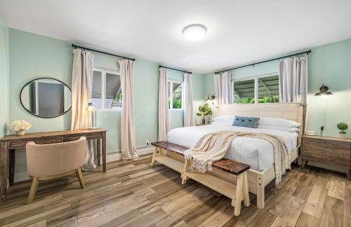 Coastal Harbor, King Bed, Pickleball Gear, Golf set, BBQ- 1 dollar rides to Beach, by Maven Vacation Rentals - Foto 2