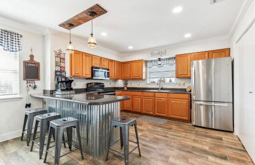 Port Sulphur Retreat with 2 Balconies and Arcade - Foto 2