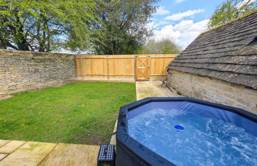 2 Bed in Latton oc-c34099 - Photo 2