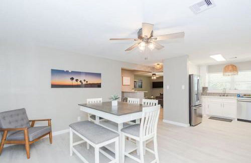 Bay Breeze Escape - 3BR Home with Game Room, Huge Backyard, Patio & Minutes from Boardwalk - Foto 11