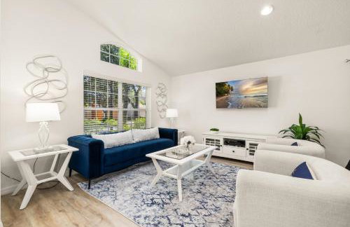 654- Newly Renovated Fabulous 4-Bedroom Pool Home in Watersong Resort, Game Room, Theater Room and More - Foto 25