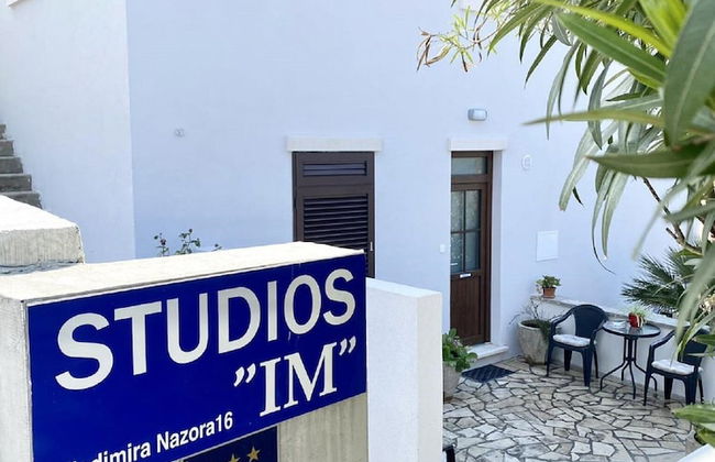 Studios IM - Photo 30