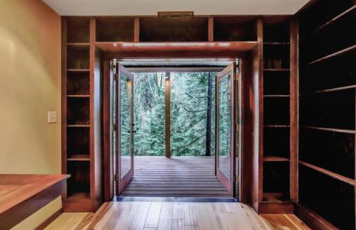 Picturesque Cabin Hot Tub - Foto 42