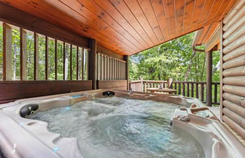 Little Pine Lodge a Smokies Hideaway - 1 mi to GSMNP - King Suite & Loft, Fireplace, Hot Tub & BEARS! - Foto 17