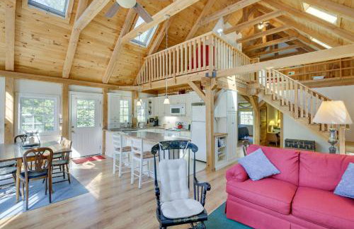Frye Island Family Cabin with Lake and Beach Access! - Foto 6