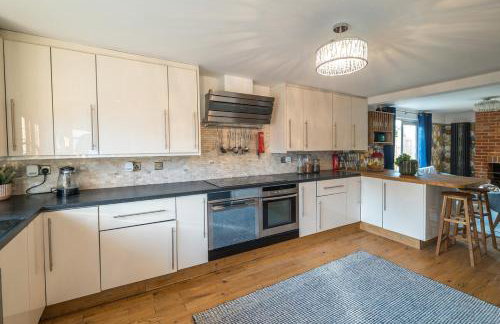 Huge 8 Bed Manor House with Hot Tub, Cinema Room, Games Room - Foto 6