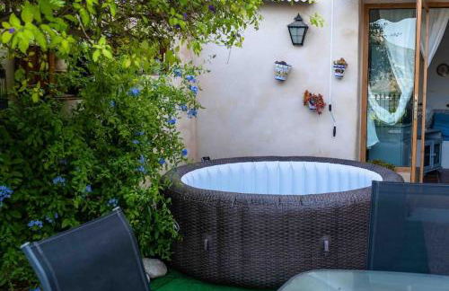 Casa rural con jacuzzi y chimenea en paraje único - La Casa del Pino - Foto 10