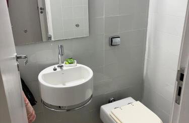 Lindo 3 quartos a 6 minutos da praia de Copacabana - Foto 26