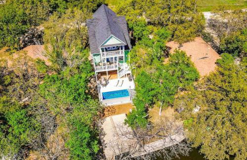 Waterfront Home with Game Room, Decks, Pool, Smart TVs, Kayaks, & Gas Grill - Foto 13
