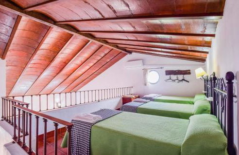 Stunning Home In Estepa With Wifi - Photo 25