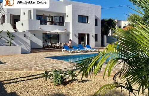 Off-grid Luxury Villa with Tikibar by the pool. - Photo 19