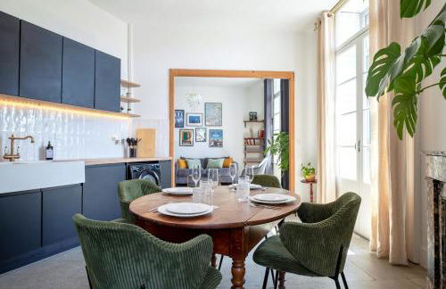 Centre - Parking - 5 min Place Comédie - Tram - Foto 8