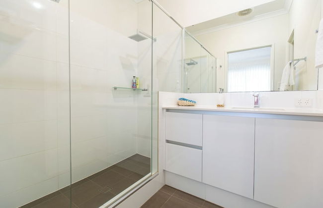 Contemporary Cove - Foto 23