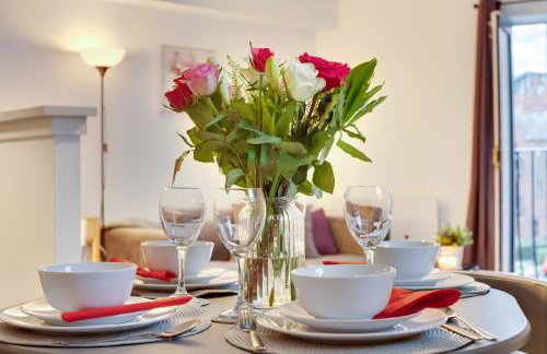 3 Bedroom City Centre apartment with Free Parking, Medieval Area - Foto 9