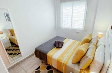 Stunning 2 bedroom apartment with Pool View - Photo 24