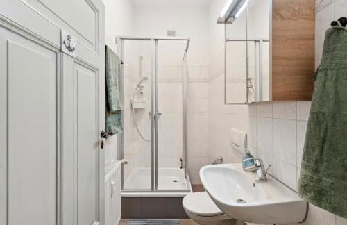 Larooms Halle - Apartment KU11 - 2 Schlafzimmer - 4 Betten - Waschmaschine & Trockner - Foto 14