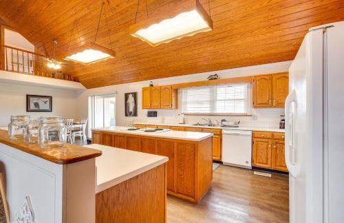 Deer Lake Lodge on 700 Wooded Acres in Dayton! - Foto 6