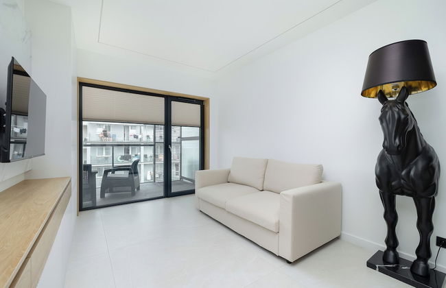 Beachside Apartment by Renters - Photo 14