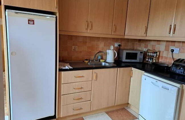 Spacious 6-bed House 10 Minutes From Knock Airport - Photo 12