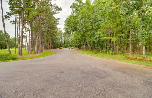 Cozy Studio Cabin about 1 Mi to Greers Ferry Lake! - Foto 22