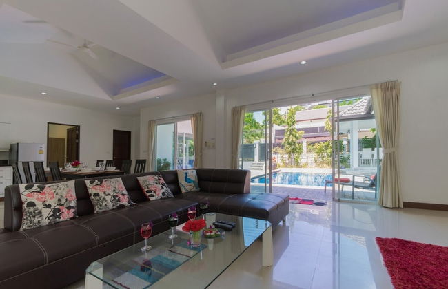 4 Br Private Pool Villa GA - Photo 49