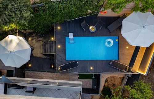 Blissful Residence with Pool by 8essentially - Foto 7