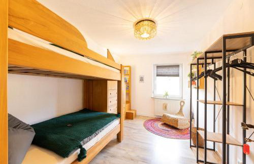 Großes Ferienhaus mit Garten für Familie & Gruppen bis 13 Personen - Foto 18