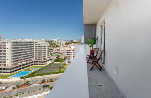 McRamé Design Apt Sea View, Beachfront, Swimming Pool, 2BDR, 2BAR, 6 pax, Praia da Rocha - Photo 9