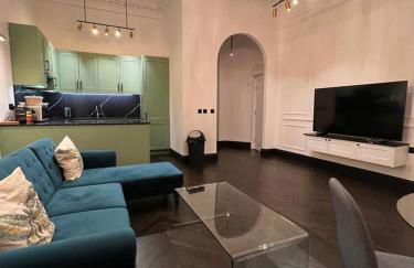 Earl's Court Luxe Apartment - Photo 16