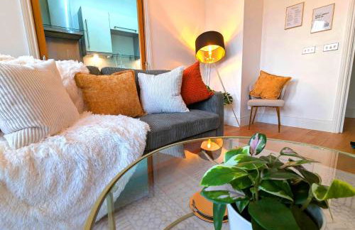 Luxury 2 Bed Apt, Sleeps 4, Secure PRKG-1 Car, Ascot Racecourse 5min walk, Legoland & Lapland 8mins, Windsor 15mins - Foto 10