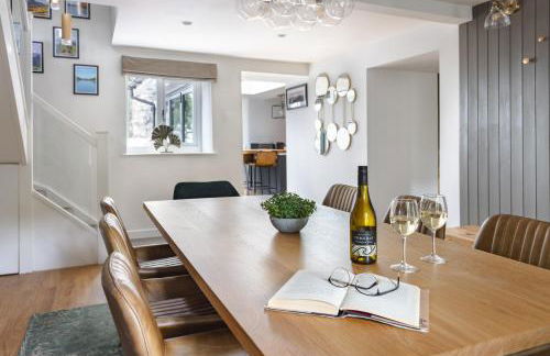 Coronation Family Cottage, Modernised 200-Year-Old Lake District Cottage with Private Hot Tub and Parking - Ridgestone - Foto 49