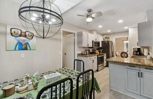 Red Royalty Pool, King Bed, Yard - Foto 18