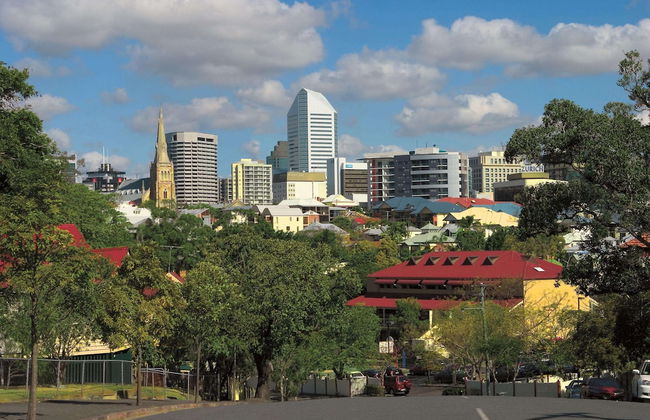 Oaks Brisbane Lexicon Suites - Photo 32